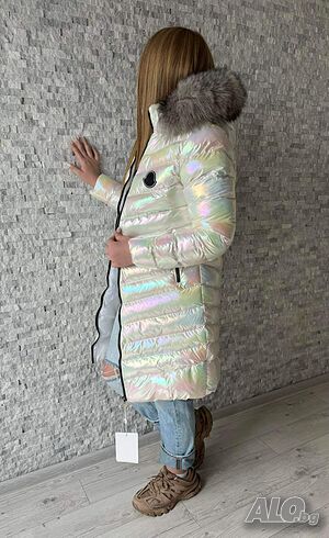 Дълги дамски якета Moncler с естествен пух на качулката