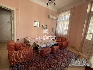 Етаж от къща в центъра на град Бургас