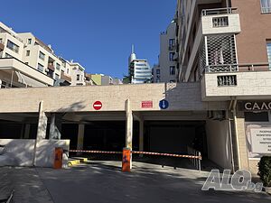 Просторно паркомясто, оформено като гараж, в Славейков