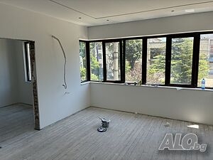 Новоремонтирана къща в идеалния център на гр. Кричим