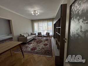 Тристаен апартамент в центъра на града