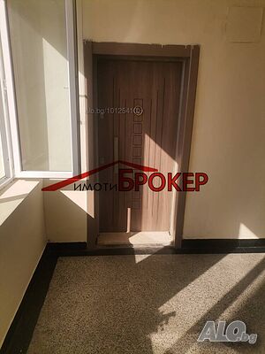 Под наем тристаен тухлен апартамент, саниран блок, Център, гр. Сливен