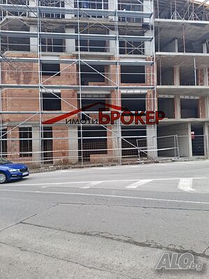 продава, ъглов магазин 150 кв.м. НС, с гараж 15 кв.м., в строеж, Център, гр. Сливен