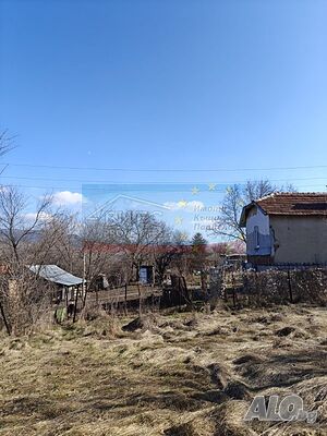 Парцел - 526 м2 в с. Николаево
