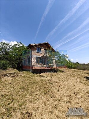 Къща в село Лобош
