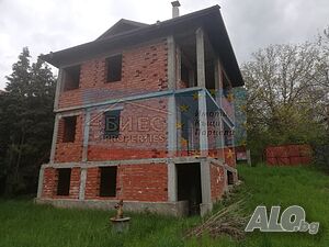 Раздвижена къща (груб строеж) в с. Рударци