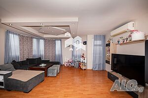 Тристаен апартамент с гараж
