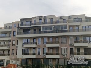 директни продажби тристайни с акт 16 на 150 от плаж в много тих район