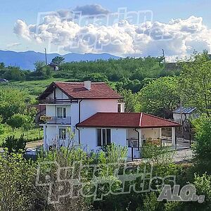 Реновирана селска къща близо до Мелник и Сандански