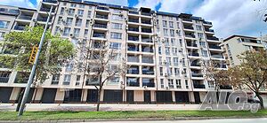 Южен тристаен апартамент в кв. Тракия