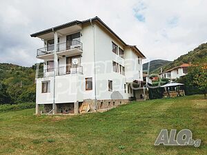 Фамилен комплекс от къщи за гости и ресторант на 10 км от гр. Априлци
