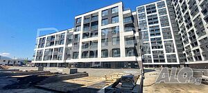 Тристаен апартамент с Акт 15 в комплекс Capital Residence