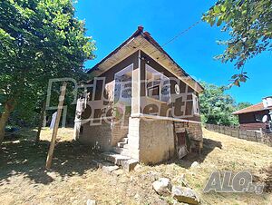 Реновирана къща само на 5 км от Кюстендил