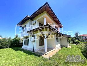 Двуетажна къща в луксозния комплекс Лайтхаус Голф & СПА ризорт / Lighthouse Golf and Spa Resort
