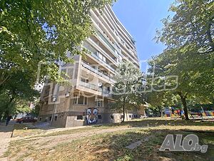 Уютен двустаен апартамент близо до метростанция „Лъвов мост“