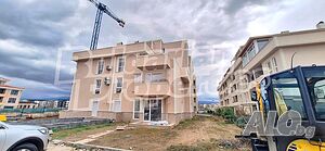 Просторен апартамент с голяма тераса и гледка към Пловдивските тепета