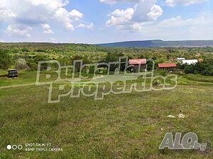 Имот с прекрасна панорама в местност Старите лозя, край Варна