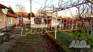 Едноетажна къща с голям двор на 10 км от Стара Загора - с. Кирилово