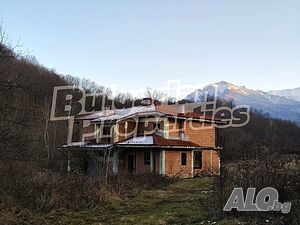 Имот с невероятна панорамна гледка в кв. Маришница, гр. Априлци