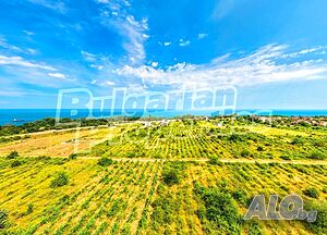 Равен парцел с ПУП и морска панорама в местност Прибой, Варна