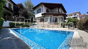 Луксозна вила с частен басейн във Vineyards SPA Resort