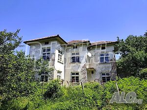 Къща с голям двор в село Крушево, близо до Севлиево