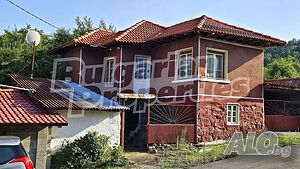 Поддържана къща с двор на 7 км от гр. Златарица