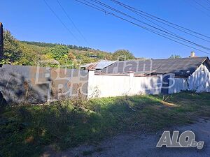 Едноетажна къща с голям двор в с. Мортагоново