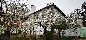 Къща с двор и 5 спални на 40 км. от Варна