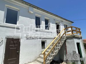 Къща в спокойното село Извор край Бургас