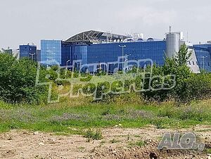 Голям парцел между две метростанции - „Софийска Света гора“ и „Летище София“