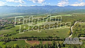 Урегулиран поземлен имот на изхода на Долна баня посока Боровец