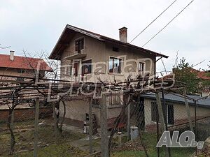 Къща с дворно място в град Сапарева баня