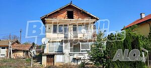 Къща в село Църква на 8 км от морето