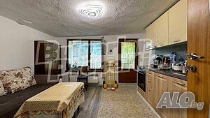 Къща в живописно село в подножието на Стара планина