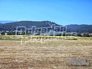 Парцел с панорама към Цари Мали град