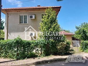 Продава се къща в центъра на с. Осиковица, община Правец