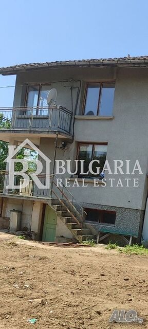 Продава се къща с просторен парцел в с. Гурково, гр. Ботевград - Отлична инвестиция и спокойствие бл..