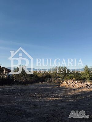 Продава се парцел 560 кв.м с разрешително за строеж - с. Вакарел, София-област