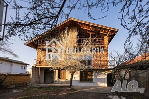 Продава се монолитен дом в с. Караполци, област София
