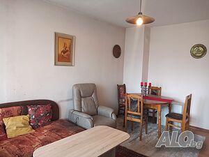Ул. ”207”, голям непреходен 3 - 4 - стаен апартамент, продавам.