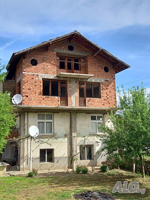 Продава 3 етажна къща в село Берсин, обл. Кюстендилска