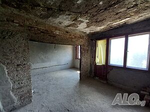 Продава етаж от къща кв. Бузлуджа, гр. Кюстендил