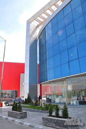 Продава офис сграда с площ от 1623 кв.м.