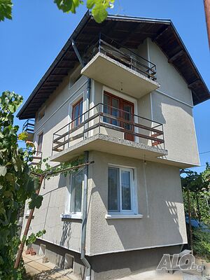 Продава вила в село Стенско, област Кюстендил