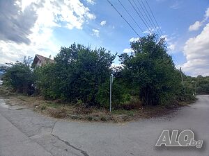 Продава парцел в село Берсин, област Кюстендил