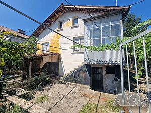 Продава къща в село Блажиево, област Кюстендилска