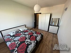 Двустаен апартамент в центъра на Сарафово