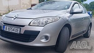 Продавам Рено Меган III