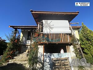 Продавам две къщи в един двор в живописното село Лозарево, община Сунгурларе, област Бургас!